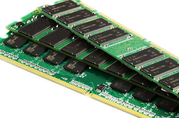 أجزاء الحاسوب: ذاكرة الوصول العشوائي (RAM).