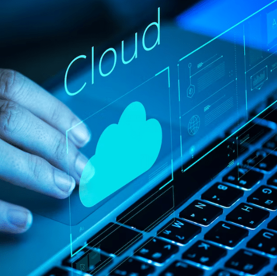 Cloud computing: qué es, cómo funciona y qué ventajas tiene para el almacenamiento y el acceso a la información